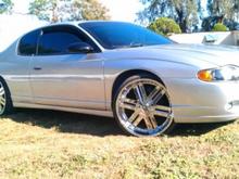 New 22"  rims with 235/30/22 Flaken