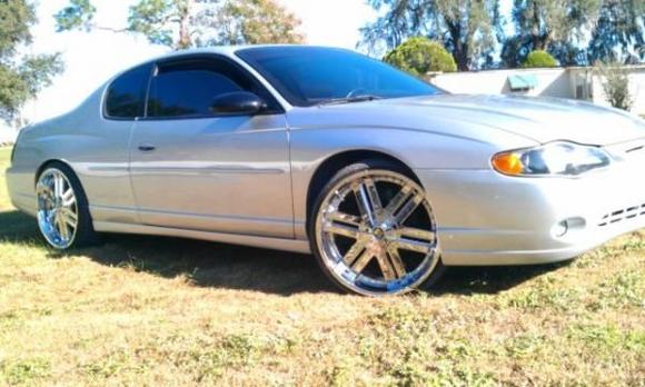 New 22"  rims with 235/30/22 Flaken