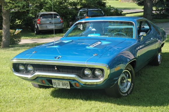 Hey! There's the Magnum in the background (like 10 years ago)!!!