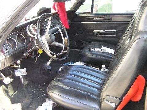 I have no clue what these seats are out of. I'm pretty sure they are mopar though. Closest i have found is like a 71 charger.