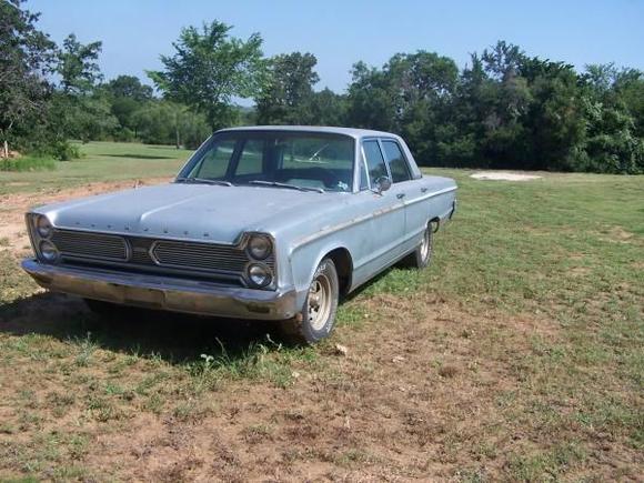 just started pullin the trim and emblems.... prime the body one pannel at a time, and shine up my trim along the way