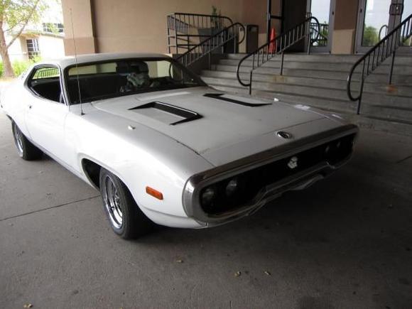 queue bad-ass Star Wars music!