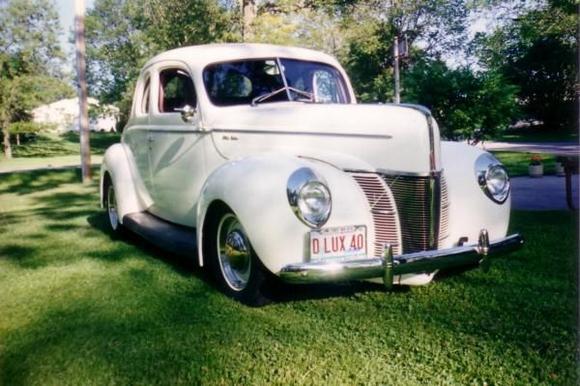 40 ford deluxe cpe. owned since 1969. has been a drag racer,street rod,various colors, now restorodded in 1994.
350/350 all power acces,a/c,cruise. beautiful car to drive