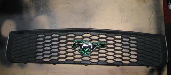 mustang grille 03
