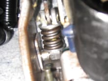 This is how the return spring looks with the clutch pedal in post-bleed resting position - the pedal seems low.