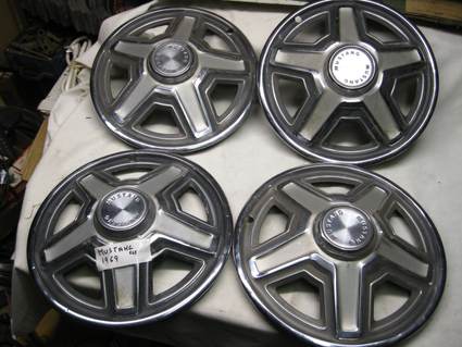 1969 MUSTANG HUBCAPS