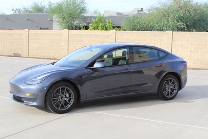 2022 TESLA 3 BRAND NEW 700 MI MAY TRADE