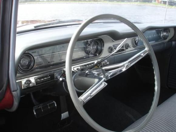 60 Oldsmobile Dynamic 88 4dr red 010