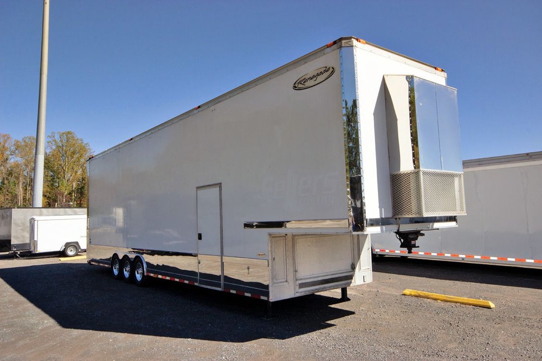 2007 Renegade IT40 40ft. w/10,000lb. Axles Liftgate Enclose for Sale