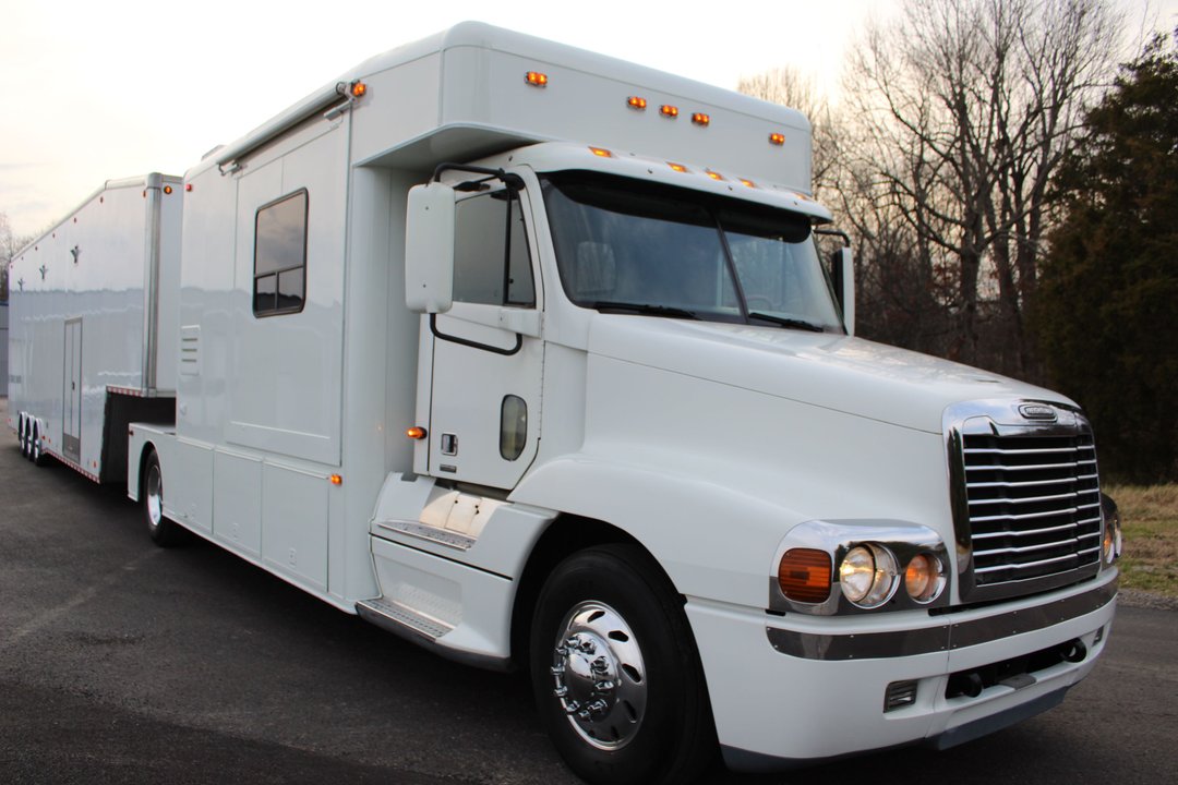 2005 FREIGHTLINER NRC 14' TOTERHOME & 2006 WILDSIDE 44' for Sale in