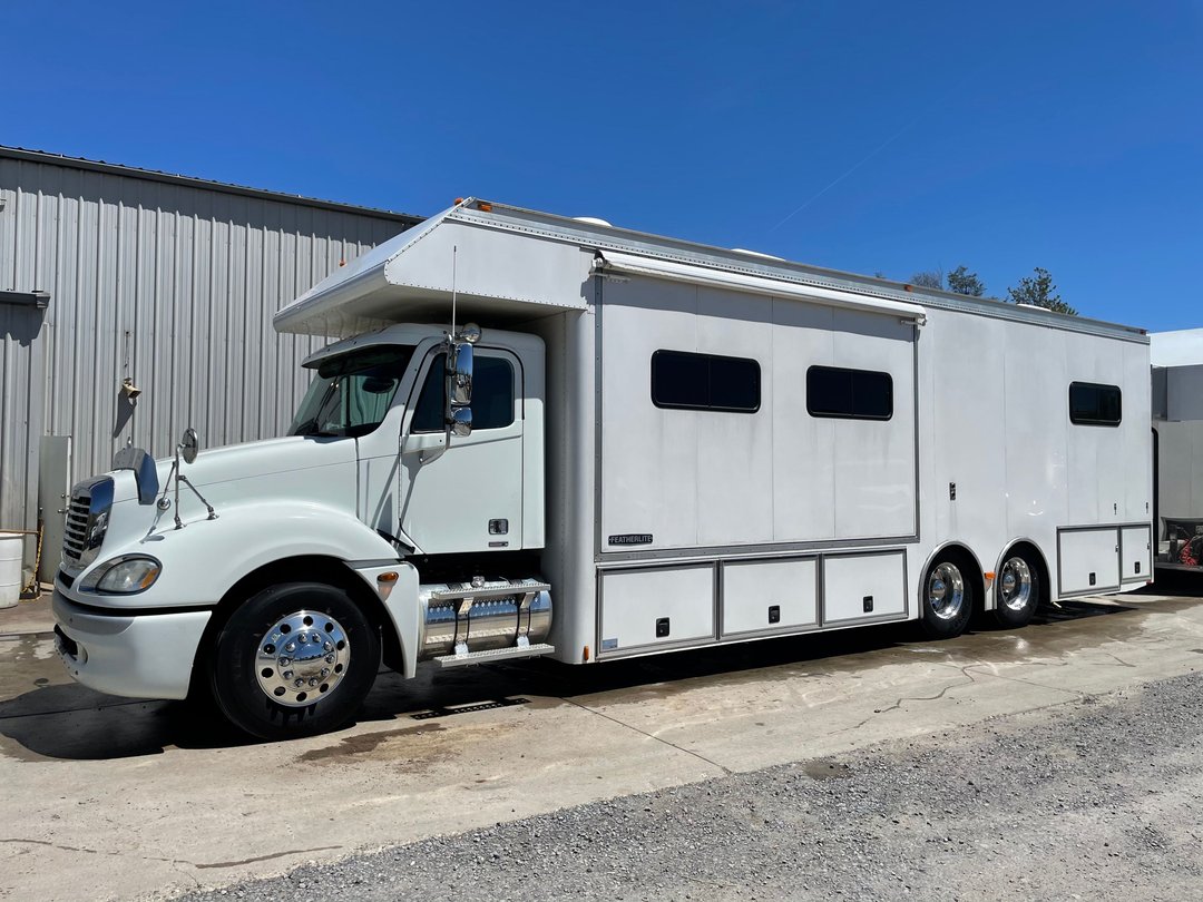 Featherlite Toterhome for Sale in MOUNT HOPE, WV RacingJunk