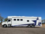 2014 SHOWHAULER 45FT MOTORCOACH