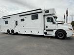 2024 Showhauler 35KQSSL 