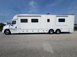 2017 Renegade 45’ Tandem Axle Motorcoach 