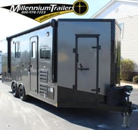 Enclosed Trailer with Living Quarters 2023 22' Nomad