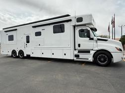 2024 Showhauler 35KQSSL 