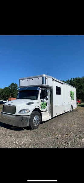 2003 Freightliner M2 Toterhome  for Sale $129,000 