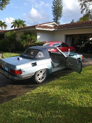 1986 Mercedes-Benz 560SL  for sale $23,995 