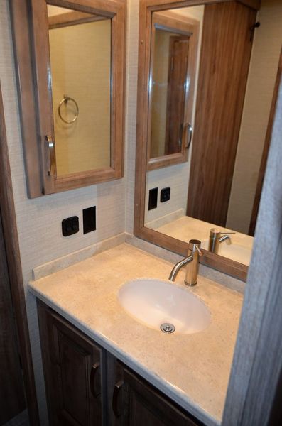 2019 Jayco Seneca 37TS Freightliner Super C Motorhome