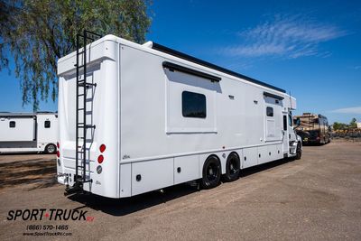 2025 Showhauler Motorhome Conversions SHK3052A-36 