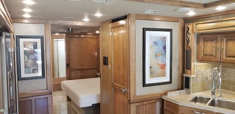 2018 Tiffin Phaeton 40' 4 Slides Bath & Half 450HP Cummi