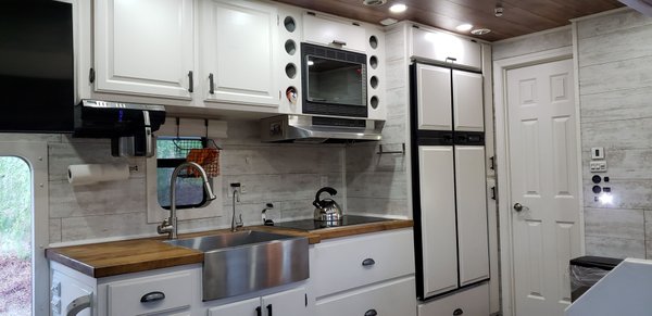 Remodeled 2005 Showhauler 45 for Sale $219,000