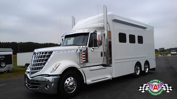 2016 Showhauler on Lonestar Chassis