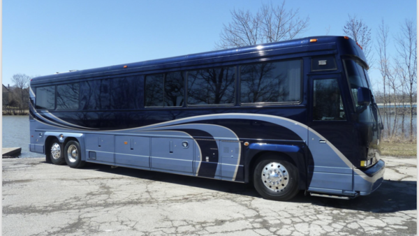 Executive Motor Coach 40’ MCI Immaculate