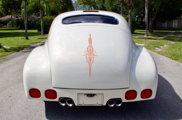 1947 Chevrolet Fleetline Aero Sedan / SUPER High Show Qualit