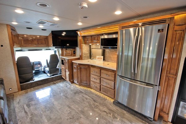2020 RENEGADE RV Verona LE 38LDG Class C Motorhome