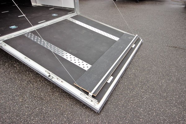 2021 NEO Trailers NCBS 22ft. Aluminum w/5,200lb. Axles Enclo