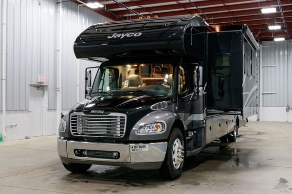 2019 Jayco Seneca 37FS Super C Motorhome RV 360HP