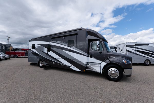 2021 Renegade Verona LE 38LDG 