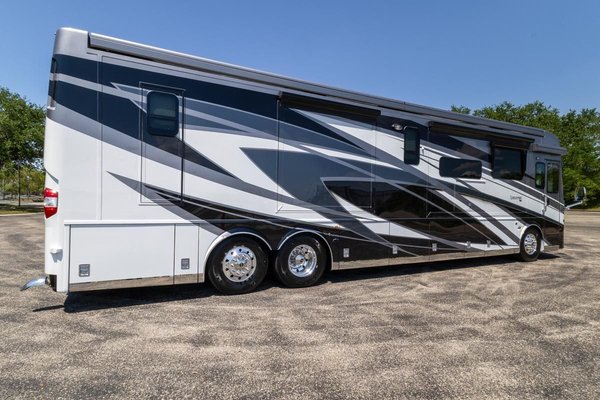 2025 Newmar London Aire 4551 