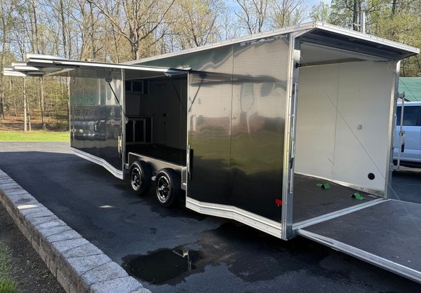 28’ alcom aluminum trailer 