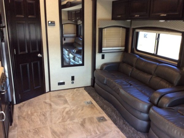 2016 RENEGADE TOTERHOME for Sale $269,000