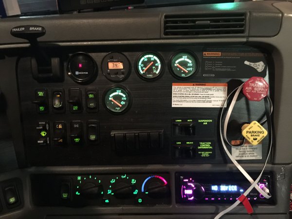 Freightliner Columbia toter home for Sale $97,500