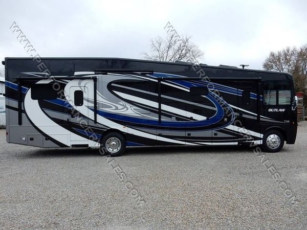 2019 Thor Motor Coach Outlaw