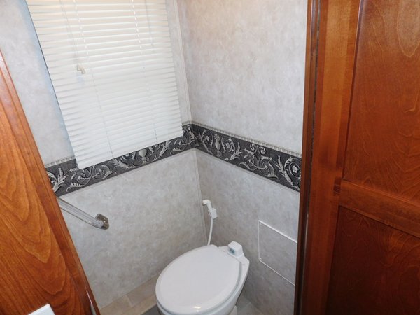 39L FLEETWOOD DISCOVERY for Sale $63,900