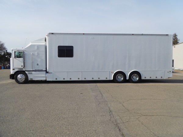 Kenworth K100 Straight Truck for Sale $139,500