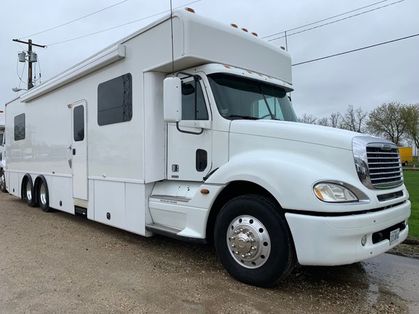 Used 2006 Chariot 40' Motorhome