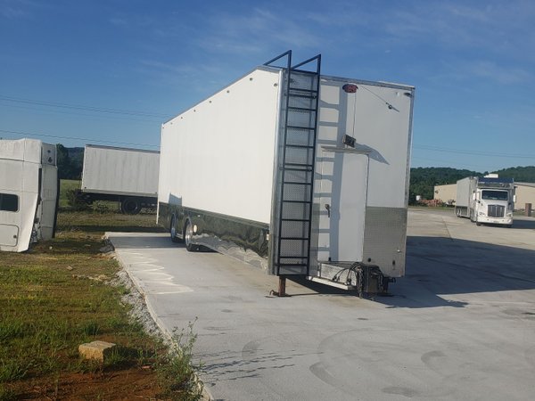 2006 S&S hauler with liftgate trailer for Sale $269,000