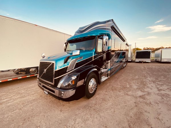 2018 Haulmark 45' Status Tandem Axle Super C Motorcoach