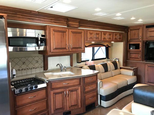 2013 Fleetwood Discovery 40X for Sale $142,500