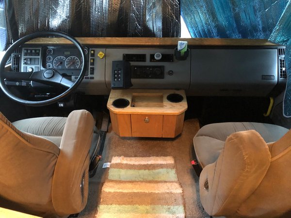 REDUCED PRICE 2001 Renegade Toterhome - ready to go for Sale $70,000