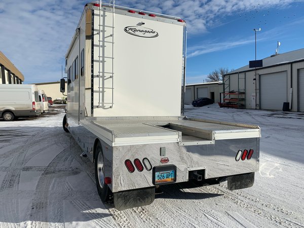 2006 Renegade Columbia Freightliner for Sale $107,500
