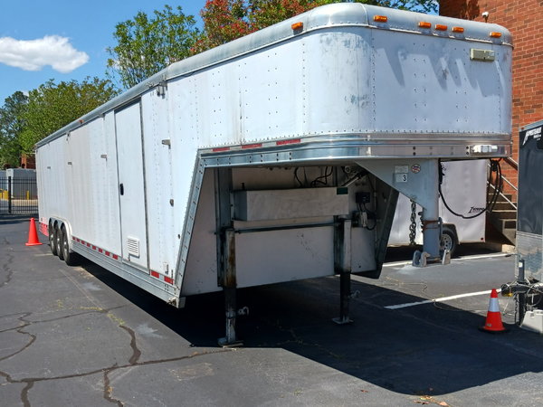 2005 Featherlite Gooseneck Trailer (36') with generator  for Sale $25,000 