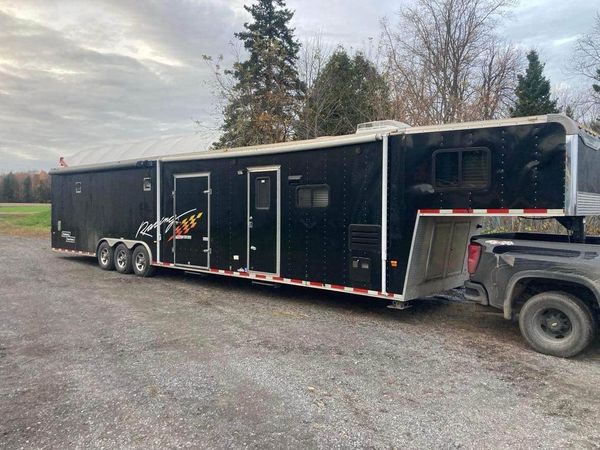 haulmark trailer with living quarters  for Sale $36,000 