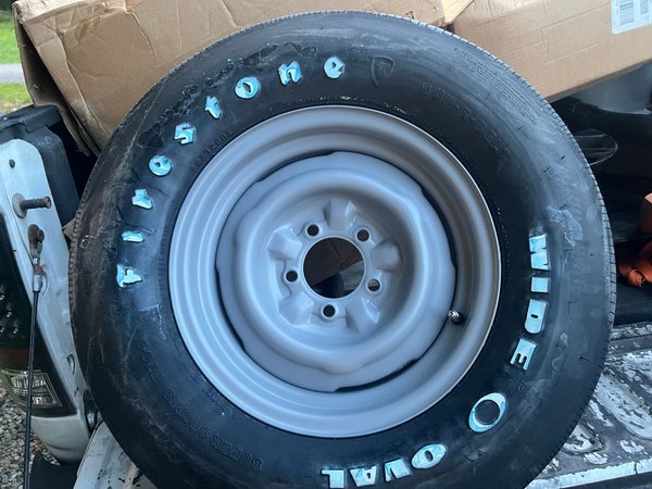 Vintiques Wheel with Firestone tires   for Sale $1,600 