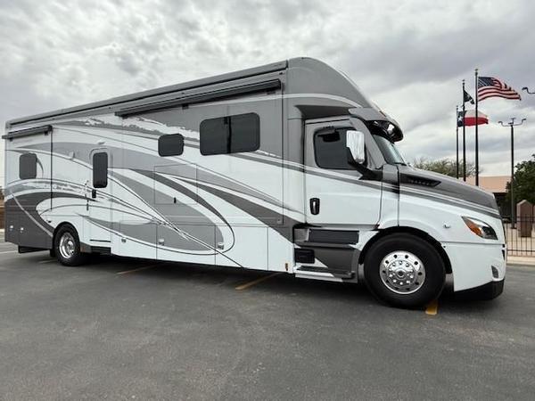 2023 Renegade Explorer 38EMB 
